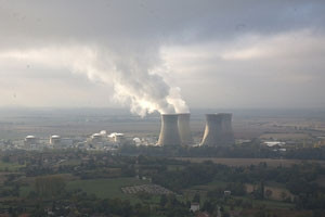France-Coup d'clat de Greenpeace dans une centrale nuclaire
