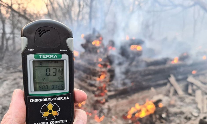 Feu de fort  Tchernobyl: Kiev dment toute hausse de la radioactivit
